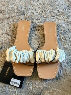 Forever 21 Cream Ruched Slide Sandals size 6
